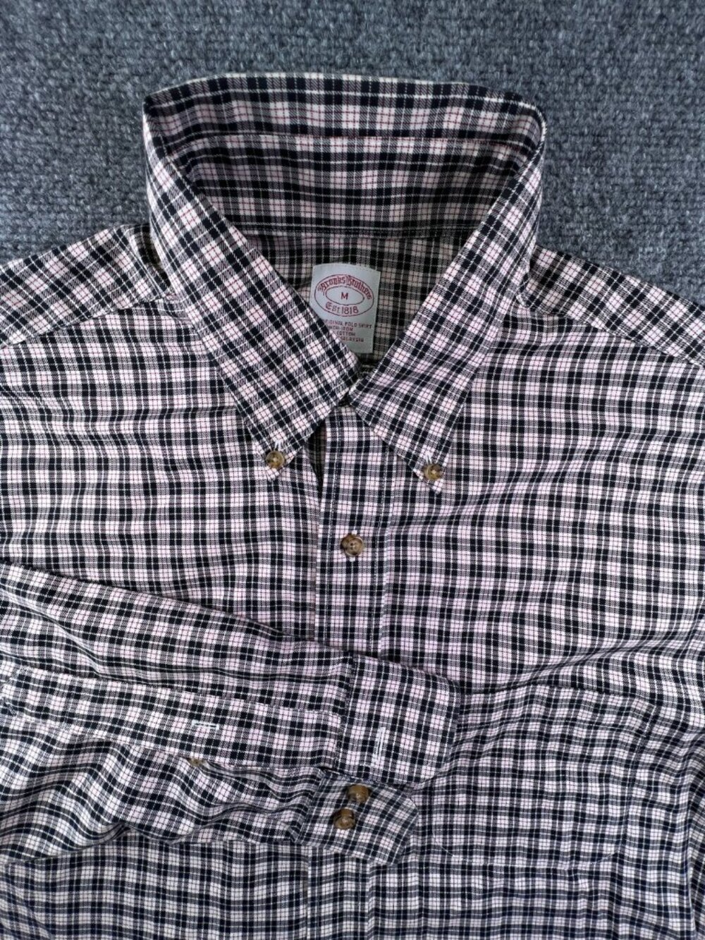 Brooks Brothers Men’s Button Up Shirt Long Sleeve Medium Red White Black Check